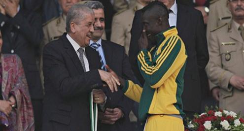 والدة الكاميروني إيبوسي تصر على زيارة مكان مقتله بالجزائر